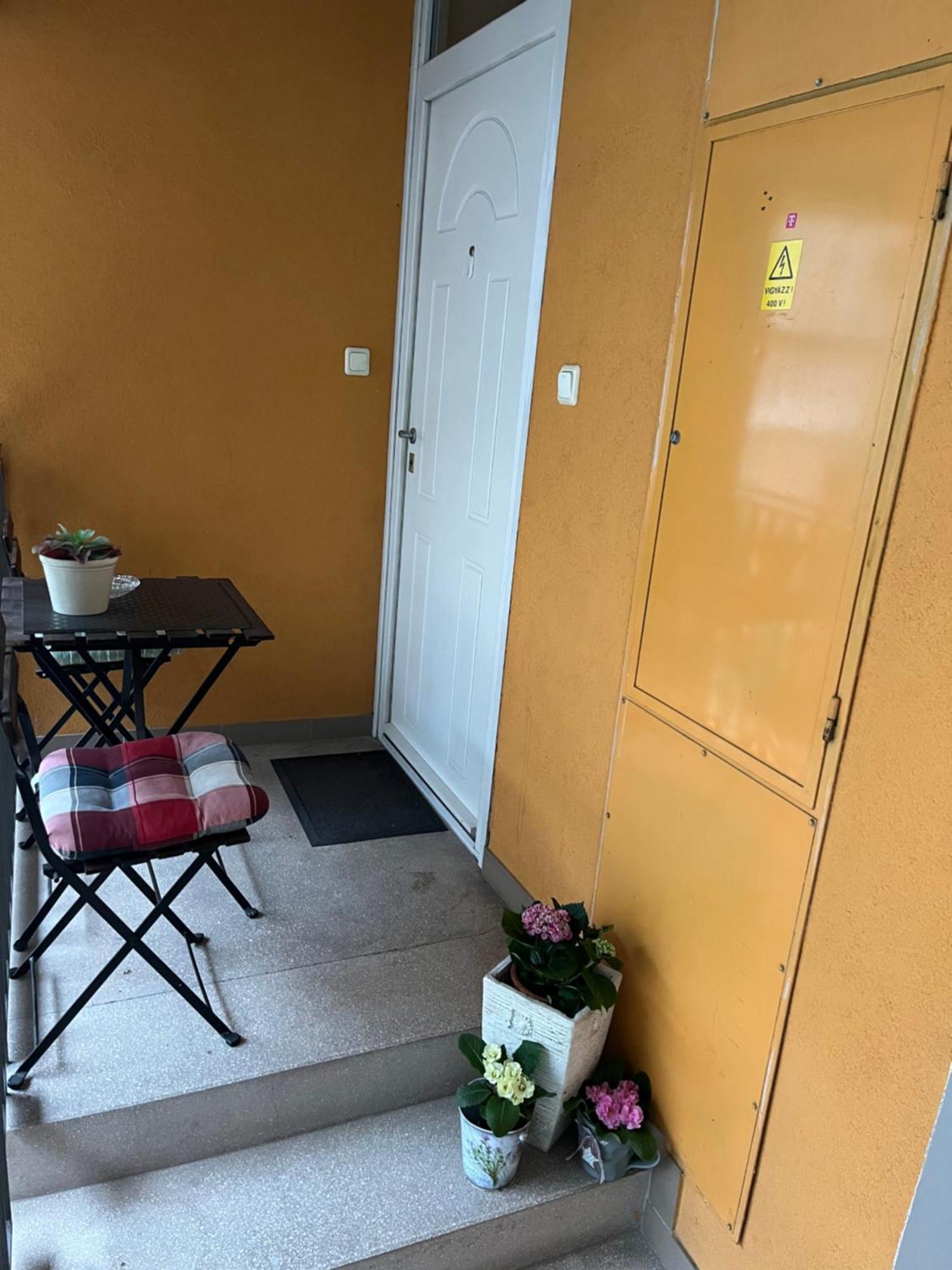 Downtown Rose Garden Apartments Whit Garage Opcional Budapest Luaran gambar